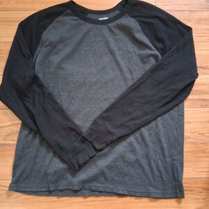 Old Navy Black and Gray Long Sleeve Shirt Size XL